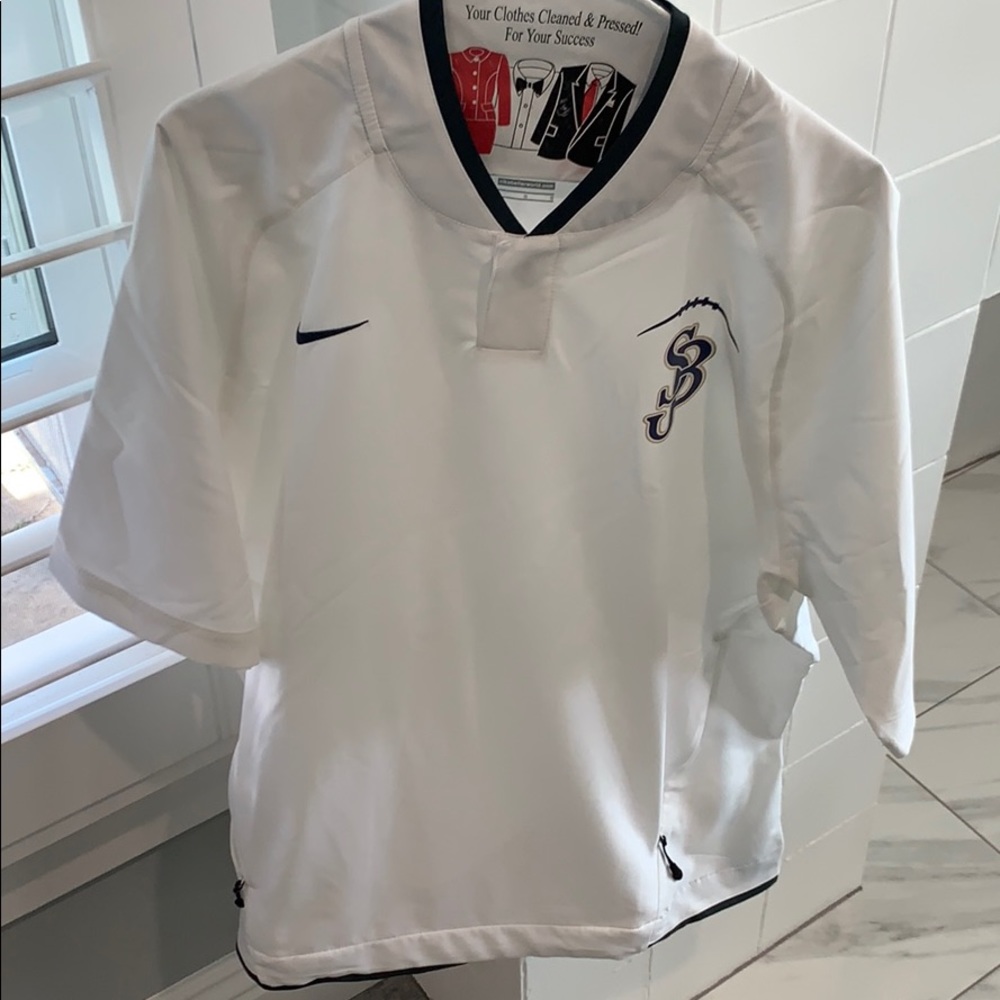 Men’s Nike St John Bosco button performance top